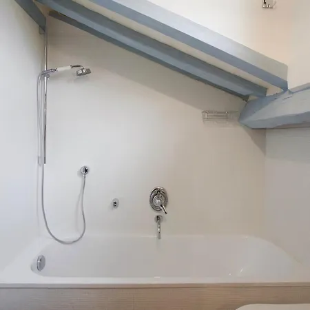 Apartamento Laurina F1 Avec Terrasse Panoramique - Locappart Roma